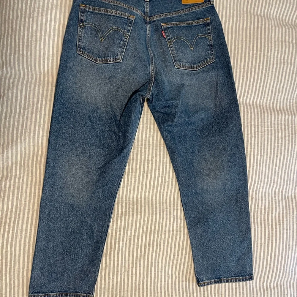 Levi's Women's 501 Original Cropped Jeans Size 31 New - Picture 2 of 12